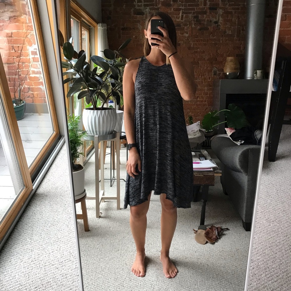 Aritzia Heathered Charcoal Gray Swing Midi Dress